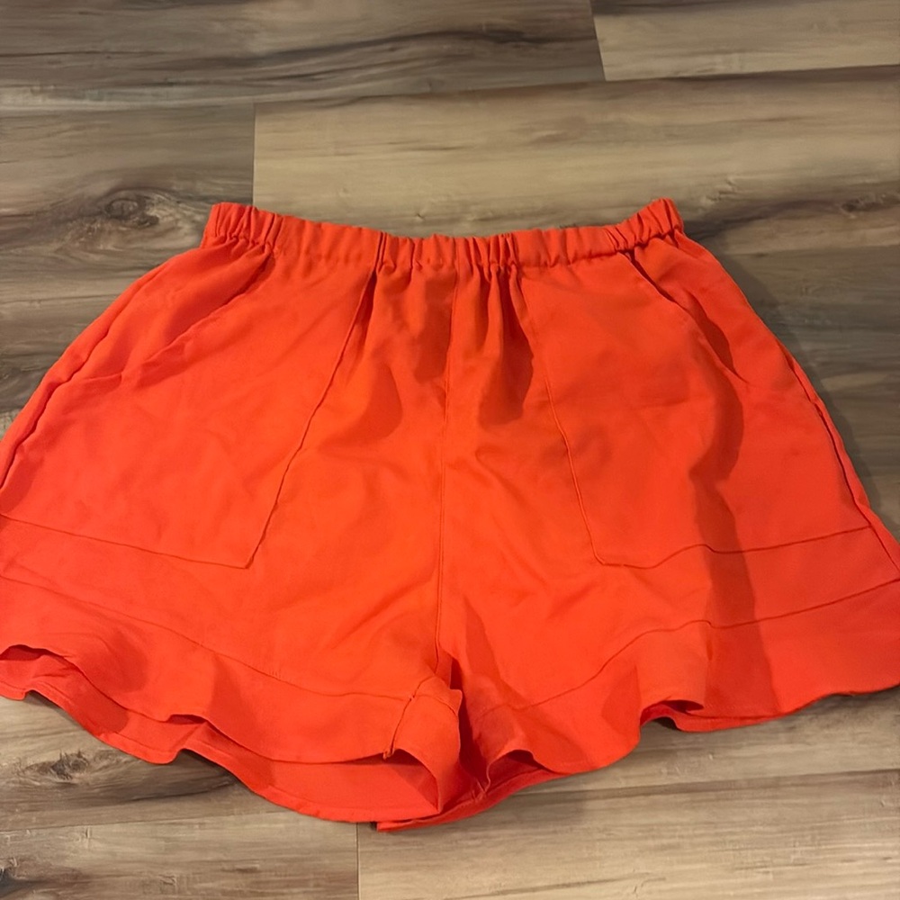 Ruffle hem shorts size medium